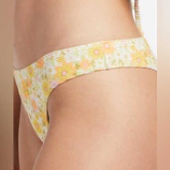 🆕Billabong Sun Worshipper Tanlines Skimpy Bikini Bottoms for Women M‎ (10) - Picture 4 of 12